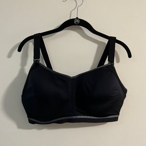 38G Wacoal Molded Sports Bra
